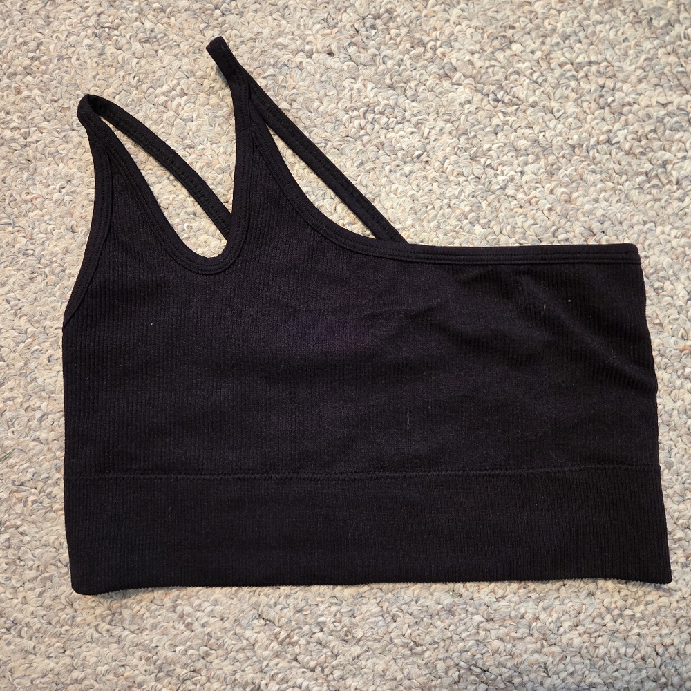 MEDIUM Black One-Shoulder Ribbed Crop Tank - Bluenotes